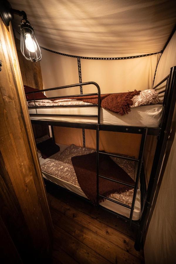 Urzeka Hotel Drzewce  Eksteriør billede